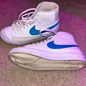 Nike White and Blue Sneakers